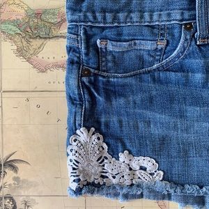 Lucky Riley lace panel cut off denim shorts  0 25